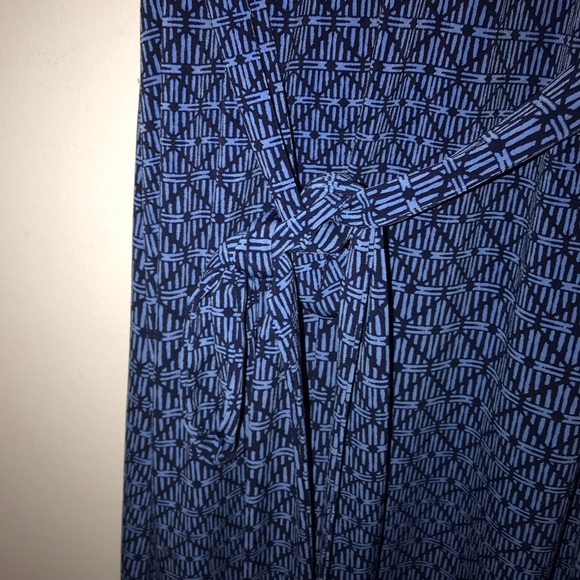 Plus size dress - Picture 2 of 4